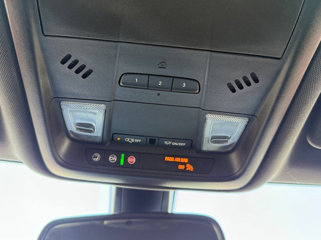 Used 2020 Chevrolet Blazer RS w/ LPO, Floor Liner Package FWD image 18