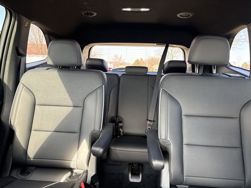 Used 2025 Buick Enclave Preferred image 16