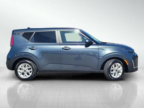 Used 2025 Kia Soul LX w/ LX Technology Package image 3