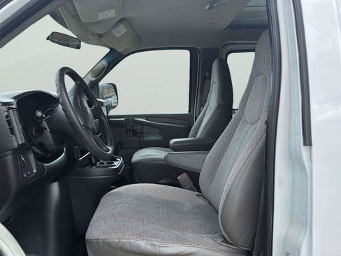 Used 2006 GMC Savana 2500 RWD image 11