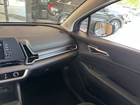 Used 2025 Kia Sportage LX FWD image 33