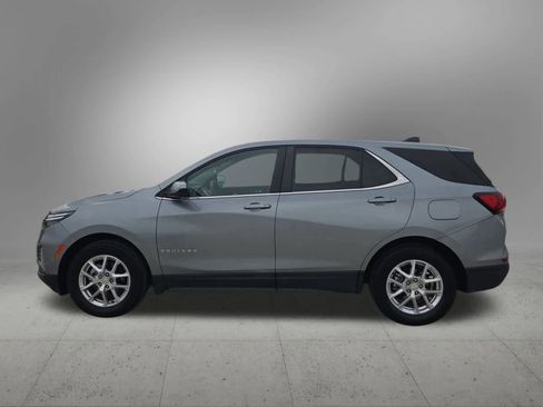 Used 2023 Chevrolet Equinox LT image 3