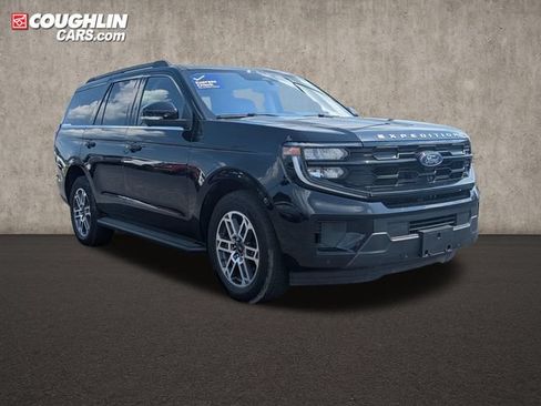 Used 2025 Ford Expedition Active AWD/4WD image 1