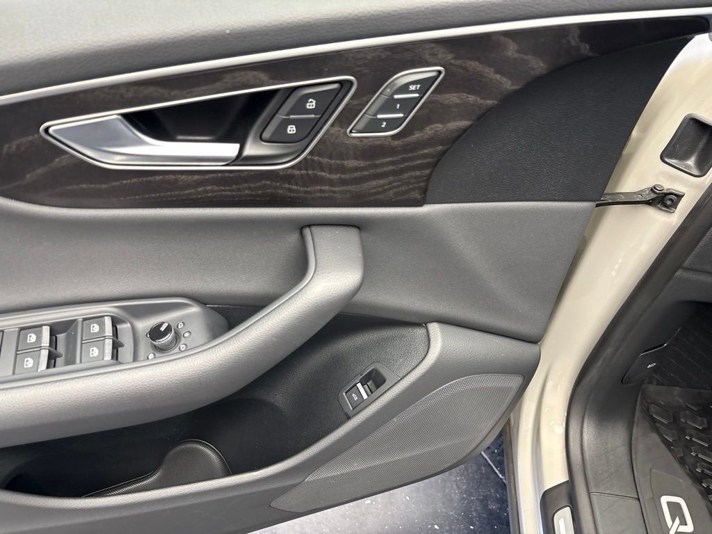Certified 2023 Audi Q8 Premium AWD/4WD image 18