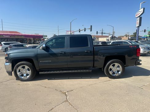 Used 2018 Chevrolet Silverado 1500 LT w/ LT Eassist Package image 6