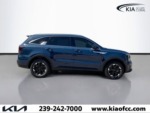 New 2026 Kia Sorento S image 6