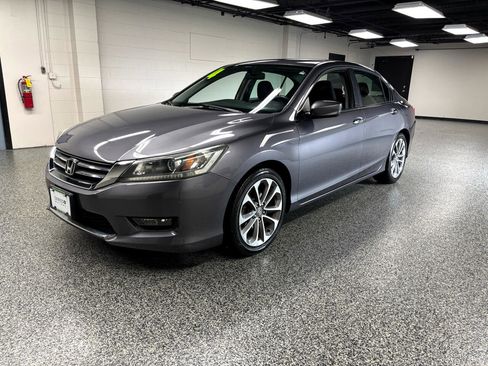 Used 2014 Honda Accord Sport image 8