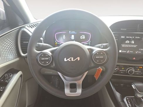 Used 2025 Kia Soul LX w/ Option Group 015 image 12
