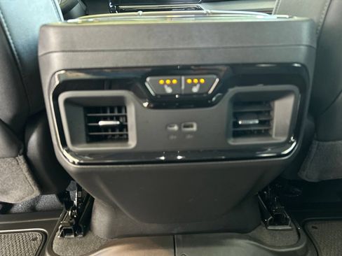 Used 2025 GMC Sierra 1500 AT4 w/ AT4 Premium Package AWD/4WD image 14