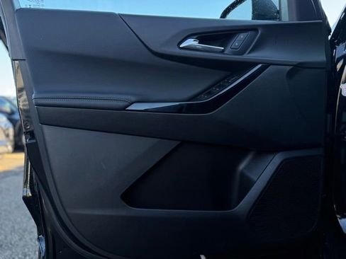 Used 2025 Chevrolet Equinox LT image 11