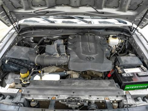 Used 2010 Toyota FJ Cruiser 2WD w/ Convenience Pkg image 38