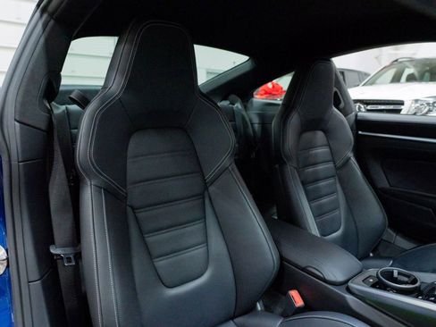 Used 2022 Porsche 911 Turbo image 28