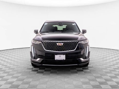 New 2025 Cadillac XT6 Luxury image 2