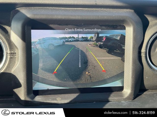 Used 2021 Jeep Wrangler Unlimited Sahara AWD/4WD image 33