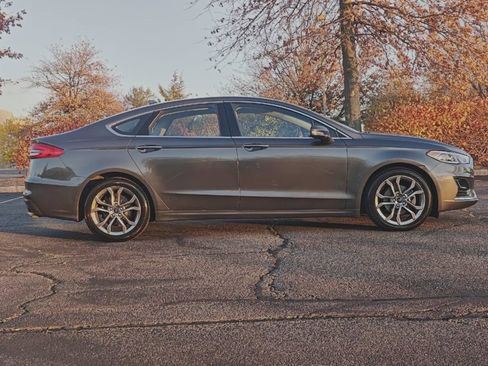 Used 2019 Ford Fusion SEL image 2