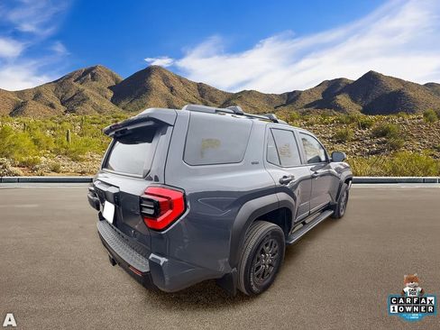 Used 2025 Toyota 4Runner SR5 AWD/4WD image 3