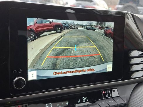 Used 2025 Toyota Camry SE image 18