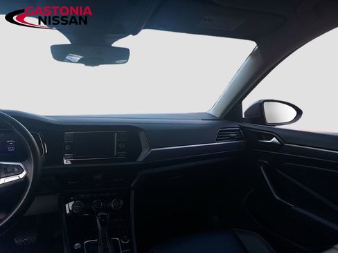 Used 2024 Volkswagen Jetta SE image 30