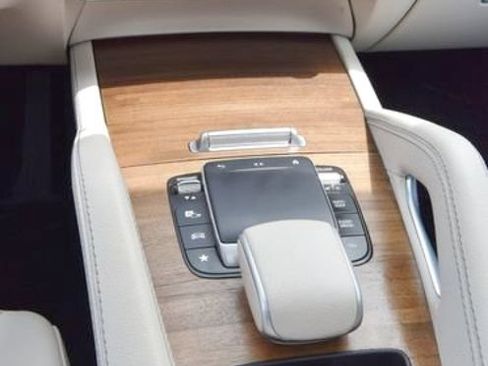 Used 2023 Mercedes-Benz GLE 350 4MATIC image 33