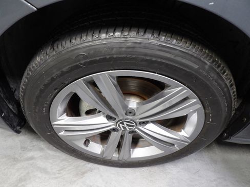 Used 2024 Volkswagen Jetta SE FWD image 22