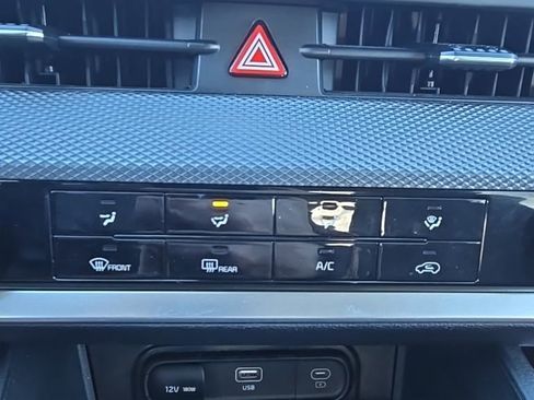 Used 2024 Kia Sportage LX image 17