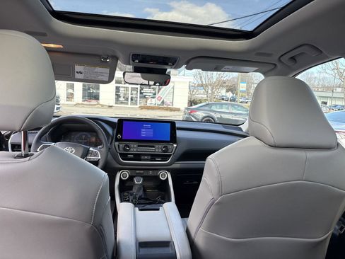 Used 2026 Toyota Grand Highlander XLE image 28