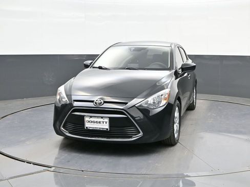 Used 2017 Toyota Yaris iA image 27