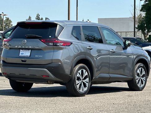 Used 2023 Nissan Rogue SV AWD/4WD image 2