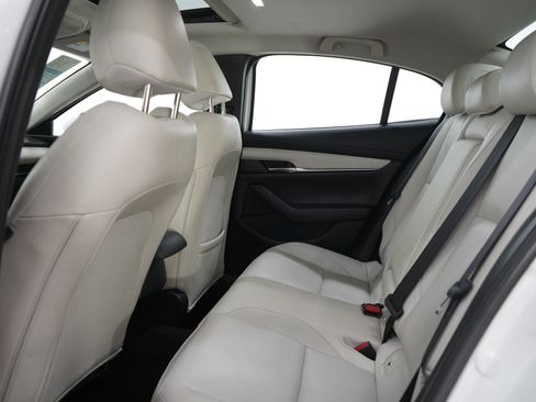 Used 2019 MAZDA MAZDA3 Sedan FWD image 18