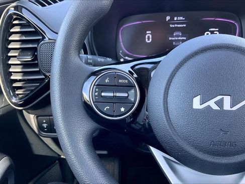 Used 2023 Kia Soul S image 23