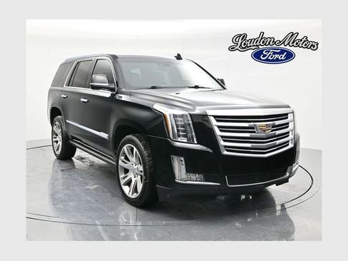 Used 2017 Cadillac Escalade Premium Luxury RWD image 1