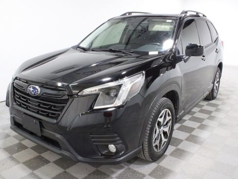 Used 2022 Subaru Forester Premium image 31