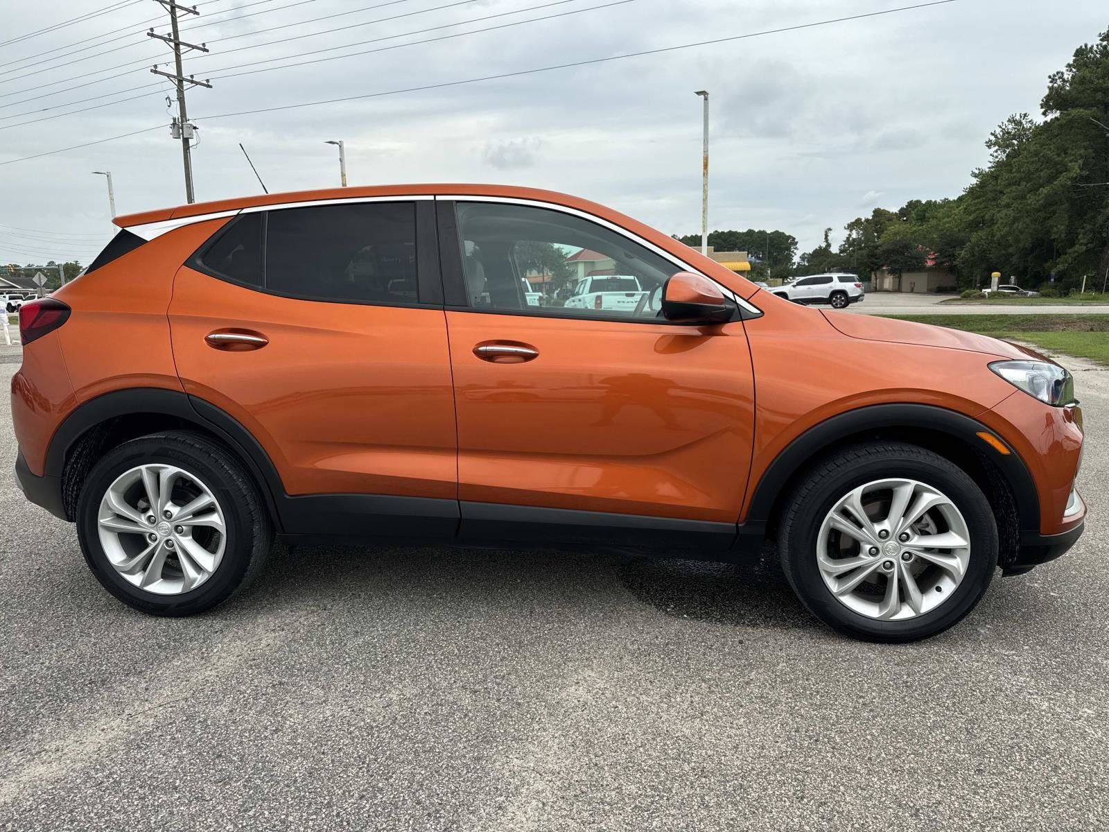 Used 2023 Buick Encore GX Preferred w/ Cold Weather Comfort Package FWD image 2