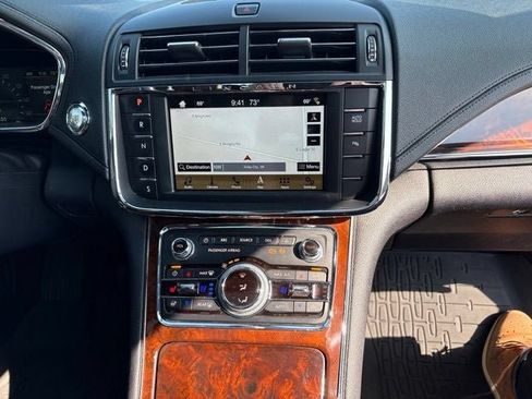 Used 2017 Lincoln Continental Reserve w/ Climate Package AWD/4WD image 9