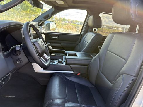 Used 2024 Toyota Tundra Platinum AWD/4WD image 11