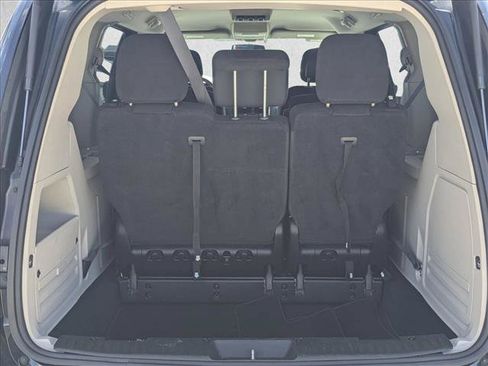 Used 2016 Dodge Grand Caravan SE w/ Quick Order Package 29E SE FWD image 6