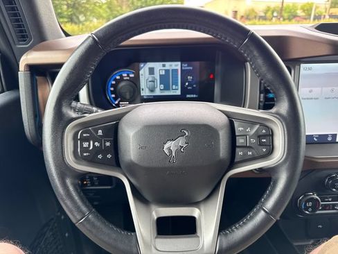 Used 2023 Ford Bronco Outer Banks w/ Sasquatch Package AWD/4WD image 15