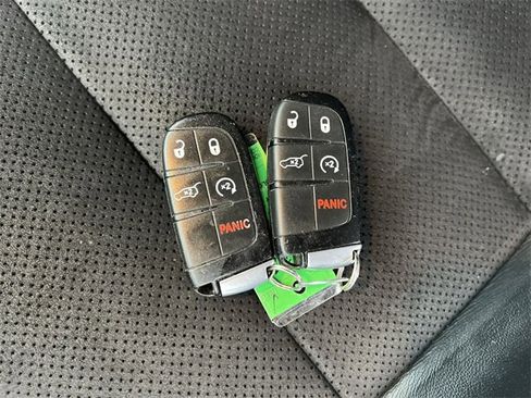 Used 2019 Jeep Grand Cherokee Altitude image 25