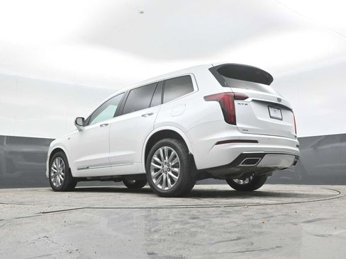Used 2024 Cadillac XT6 Premium Luxury w/ Technology Package AWD/4WD image 38