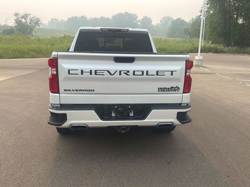 Used 2022 Chevrolet Silverado 1500 High Country w/ High Country Premium Package AWD/4WD image 5