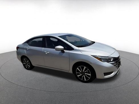 Used 2025 Nissan Versa SV FWD image 2
