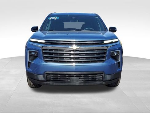 Certified 2024 Chevrolet Traverse LT w/ LPO, Floor Liner Package FWD image 8