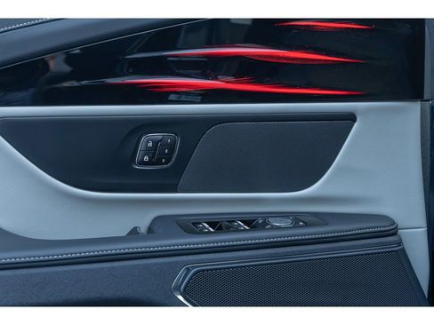 Used 2024 Lincoln Nautilus Reserve image 19