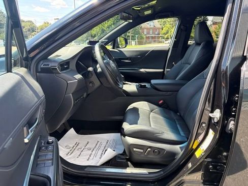 Used 2024 Toyota Venza Limited AWD/4WD image 13
