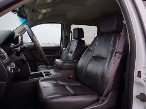 Used 2014 Chevrolet Silverado 2500 LTZ image 18
