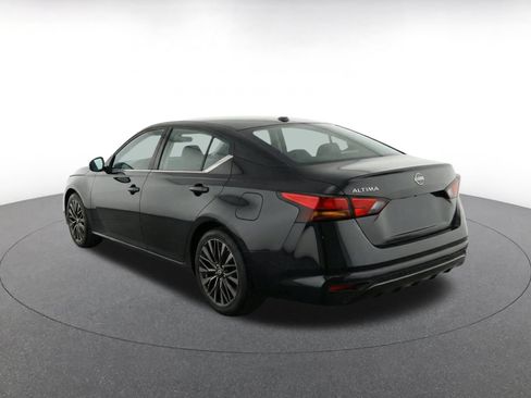 Used 2025 Nissan Altima 2.5 SV FWD image 5