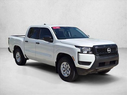 Certified 2025 Nissan Frontier S RWD image 3