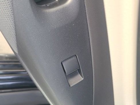 Used 2022 Toyota Corolla LE image 15