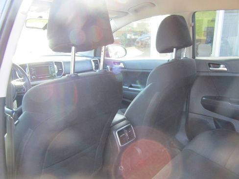 Used 2018 Kia Sportage LX AWD/4WD image 9