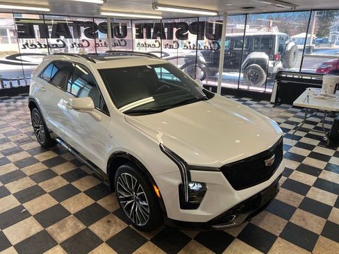 Used 2024 Cadillac XT4 Sport w/ Cold Weather Package image 15